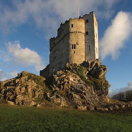 Roch Castle Hotel Buitenkant foto