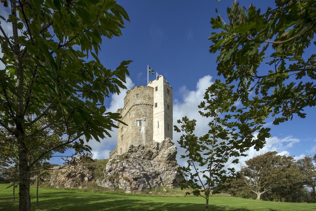 Roch Castle Hotel Buitenkant foto