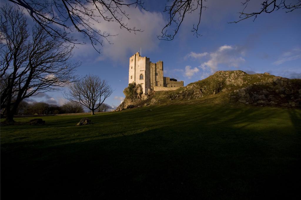 Roch Castle Hotel Buitenkant foto